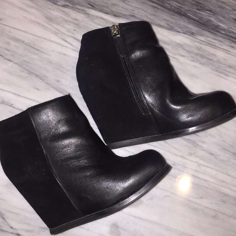 Dolce Vita Two Toned Wedge Booties Size 6